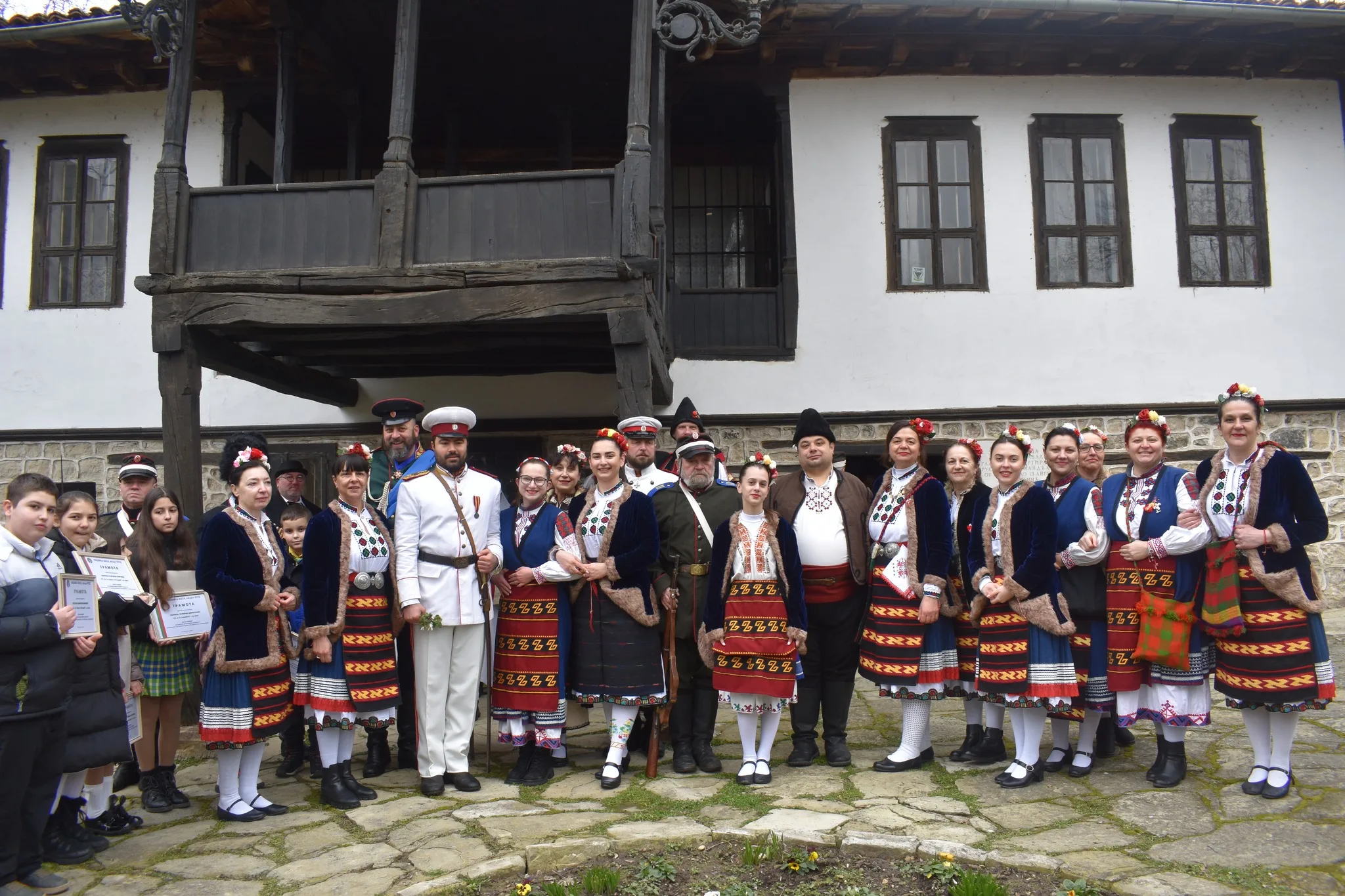Стиховете със златни praznichnata programa byala pomni zapochna ist 3 2026 новините от българия празничната програма „бяла помни“ (01 – 02 март 2026 г. ) започна в исторически музей – гр. Бяла с възстановка... Празничната програма „бяла помни“ започна в исторически музей – бяла с възстановка „царят в бяла“ и рецитал „стиховете със златни букви в българската литература“ 2026 българия новините balgarianovinite. Com 2026-03-01 12:02:34 стиховете със златни празничната програма „бяла помни“ започна в исторически музей – бяла с възстановка „царят в бяла“ и рецитал „стиховете със златни букви в българската литература“ 2026 информационна агенция за разследваща журналистика и разследващ репортаж бургас, българия
