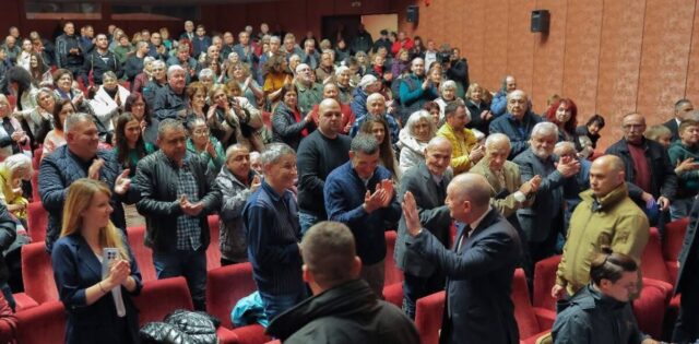 Радев в Шумен: Целта е да изхвърлим от властта модела Пеевски – Борисов и му отрежем достъпа до публичен ресурс! 2026 Радев в Шумен: Целта е да изхвърлим от властта модела Пеевски – Борисов и му отрежем достъпа до публичен ресурс! 2026
