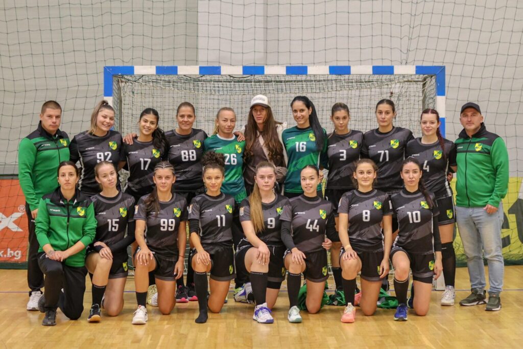 Roksana radeva pom trenyor svilengrad mozhem v 2026 новините от българия „всички момичета са на линия. Възстановяващата се от контузия стефка агова ще дойде да подкрепя отбора.... Роксана радева, пом. -треньор на хк свиленград: можем да вдигнем купата, само да сме здрави 2026 българия новините balgarianovinite. Com 2026-03-13 12:36:34 роксана радева, пом. -треньор на хк свиленград: можем да вдигнем купата, само да сме здрави 2026 информационна агенция за разследваща журналистика и разследващ репортаж бургас, българия
