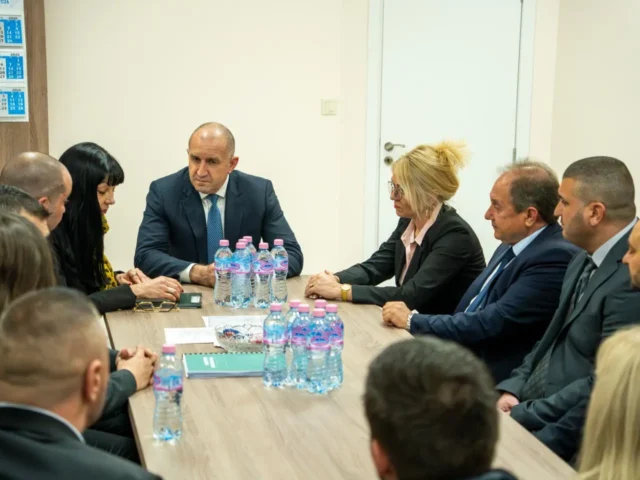 Румен Радев в Бяла: Да смачкаме феодалите, които се опитват да ви мачкат всеки ден 2026