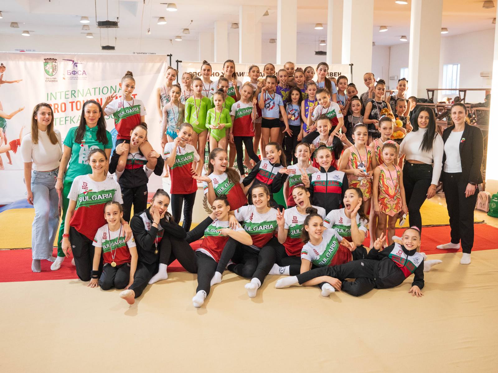 Турнир по акробатика sliven beshe domakin turnir akrobatika 2026 4 2026 новините от българия в сливен на първи март се проведе общински турнир по акробатика. Спортна зала „младост“ посрещна участници от цялата... Сливен беше домакин на турнир по акробатика 2026 българия новините balgarianovinite. Com 2026-03-04 10:27:24 турнир по акробатика сливен беше домакин на турнир по акробатика 2026 информационна агенция за разследваща журналистика и разследващ репортаж бургас, българия