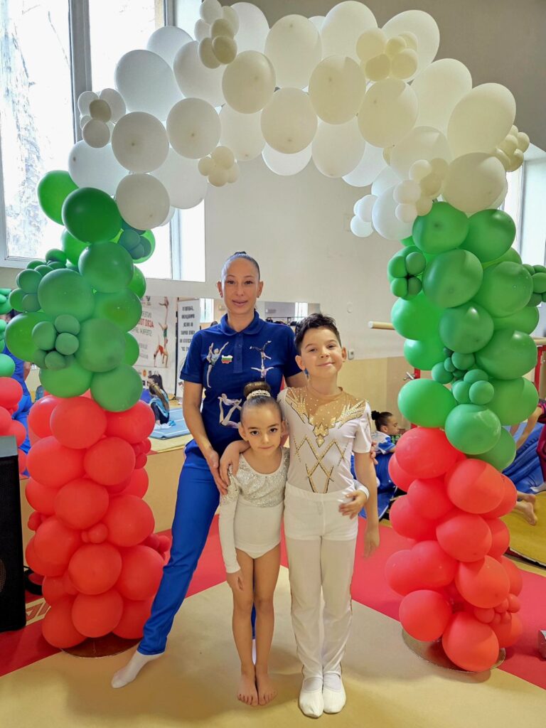 Sliven nay mnogo medali zonalnoto parvenstvo a 4 2026 новините от българия сливенският клуб по акробатика „стефан данчев“ се представи блестящо на проведеното на 21 март зонално... Сливен с най-много медали на зоналното първенство по акробатика 2026 българия новините balgarianovinite. Com 2026-03-23 12:13:29 сливен с най-много медали на зоналното първенство по акробатика 2026 информационна агенция за разследваща журналистика и разследващ репортаж бургас, българия