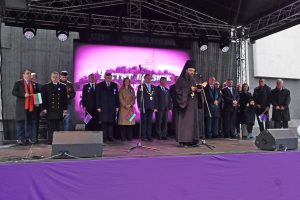 Veliko tarnovo otbelyazva tarzhestveno mart 20 1 2026 новините от българия велико търново посрещна своя пролетен празник в предизборна обстановка и с мартенски дъжд. Тържествата започнаха... Велико търново отбелязва тържествено 22 март 2026 българия новините balgarianovinite. Com 2026-03-22 11:42:23 велико търново отбелязва тържествено 22 март 2026 информационна агенция за разследваща журналистика и разследващ репортаж бургас, българия