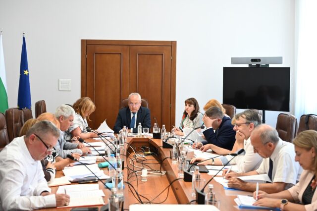 Големият спор за минималната заплата стигна до сделка 2026