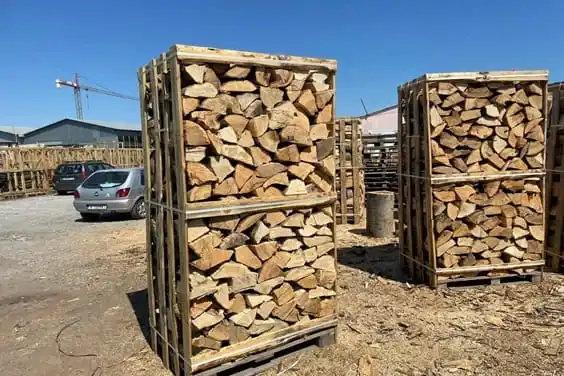 Kiln dried beech firewood 2m3 pallet boxes hardwood logs 25 cm fsc certified wholesale firewood delivery premium quality bulk. Firewood for sale kiln dried oak beech birch ash firewood packed for export import ready for wholesale buyers to buy firewood in bulk - firewood timber wood logs oak firewood