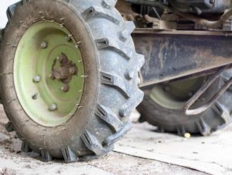 Mazh opasnost zhivota sled padane traktor dere 1 2026 новините от българия 68-годишен мъж е в тежко състояние след падане с трактор в дере в бургаско, съобщиха от полицията. Инцидентът е... Мъж е с опасност за живота след падане с трактор в дере в драганово 2026 българия новините balgarianovinite. Com 2026-08-20 07:50:20 мъж е с опасност за живота след падане с трактор в дере в драганово 2026 информационна агенция за разследваща журналистика и разследващ репортаж бургас, българия
