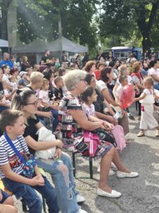Veniamin akademiya magika otkri vtoriya den festivala s 1 2026 новините от българия фестивалът на стоте войводи продължи днес в сливен с куклено-театралното шоу „академия магика“. Интерактивната... „академия магика“ откри втория ден на фестивала на стоте войводи 2026 българия новините balgarianovinite. Com 2026-09-19 14:38:07 veniamin „академия магика“ откри втория ден на фестивала на стоте войводи 2026 информационна агенция за разследваща журналистика и разследващ репортаж бургас, българия