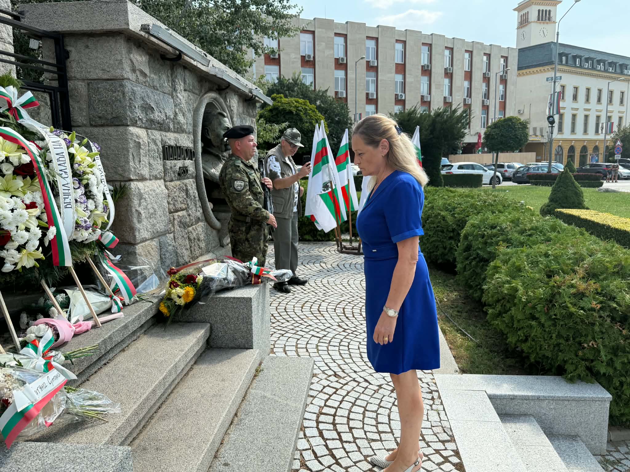 Desislava taneva neka badem dostoyni naslednit 2 2026 новините от българия сливен отбеляза 141-а години от съединението на княжество българия с източна румелия. Представители на областната... Десислава танева: нека бъдем достойни наследници на поколенията, които доказаха, че съединението прави силата 2026 българия новините balgarianovinite. Com 2026-09-06 12:50:41 десислава танева: нека бъдем достойни наследници на поколенията, които доказаха, че съединението прави силата 2026 информационна агенция за разследваща журналистика и разследващ репортаж бургас, българия