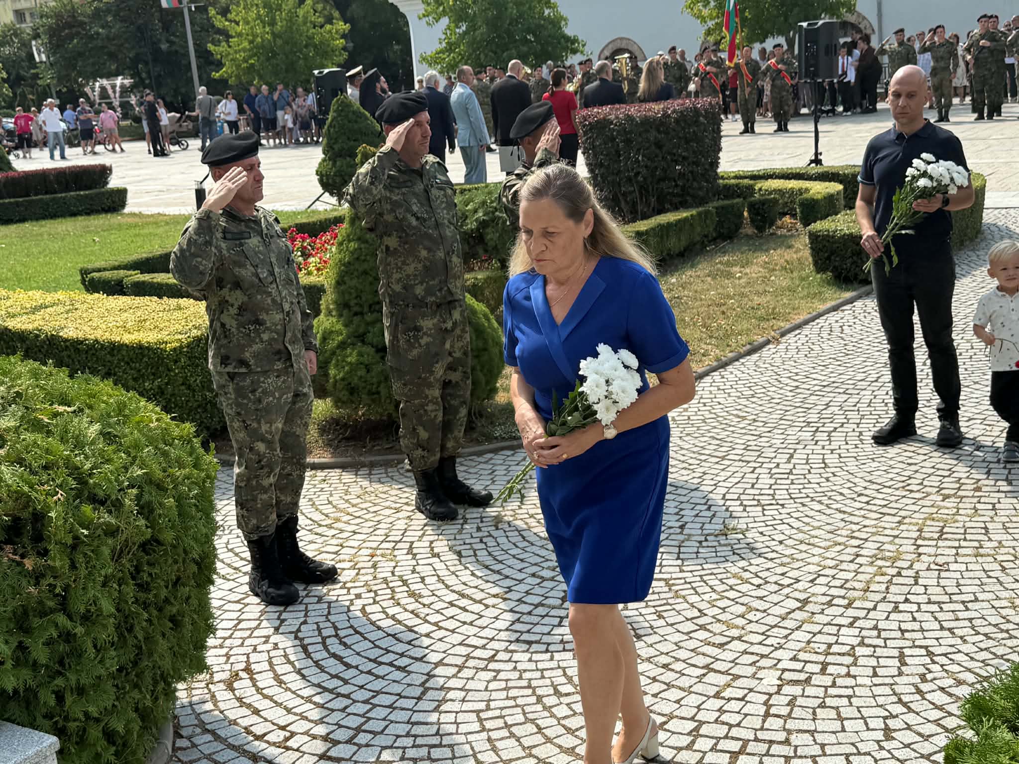 Desislava taneva neka badem dostoyni naslednit 3 2026 новините от българия сливен отбеляза 141-а години от съединението на княжество българия с източна румелия. Представители на областната... Десислава танева: нека бъдем достойни наследници на поколенията, които доказаха, че съединението прави силата 2026 българия новините balgarianovinite. Com 2026-09-06 12:50:41 десислава танева: нека бъдем достойни наследници на поколенията, които доказаха, че съединението прави силата 2026 информационна агенция за разследваща журналистика и разследващ репортаж бургас, българия
