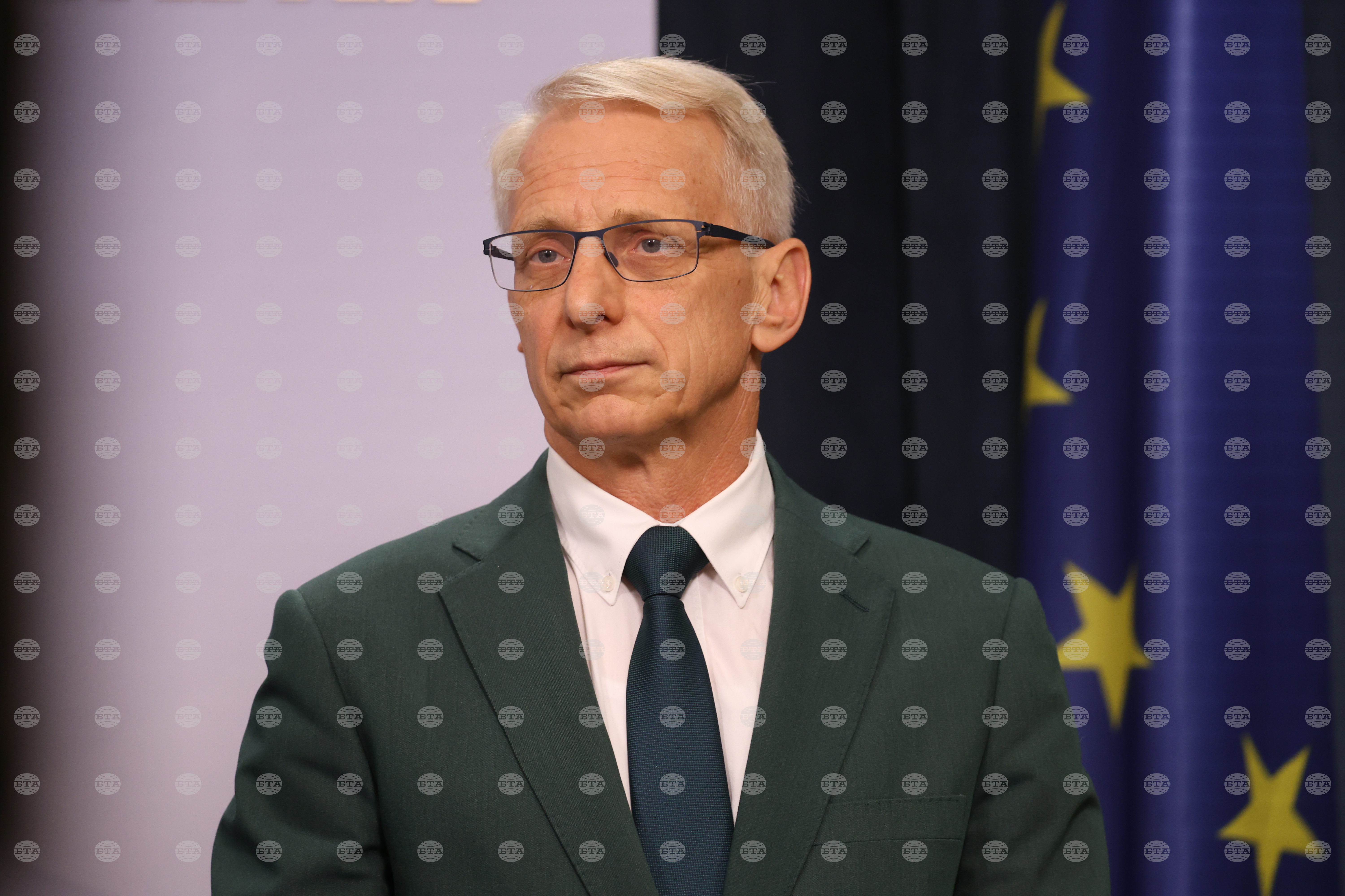 Floor leader criticizes healthcare reform call 2026 world news from bulgaria balgarianovinite. Com in a facebook post on friday, continue the change (cc) floor leader nikolay denkov said that... Cc floor leader criticizes healthcare reform, calls for minister to step down 2026 българия новините balgarianovinite. Com 2026-09-04 12:42:51 cc floor leader criticizes healthcare reform, calls for minister to step down 2026 investigative journalism and investigative reporting news agency burgas bulgaria