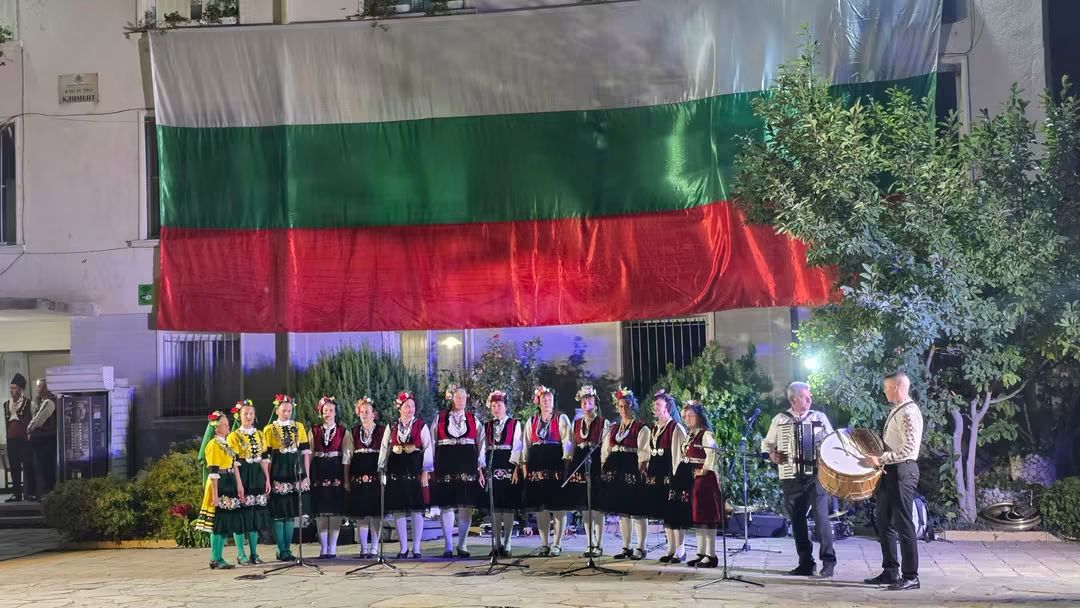 Kliment pochete 118 godini nezavisima balgariy 6 2026 новините от българия с официална церемония на 21 септември климент отбеляза 118 години от обявяването на независимостта на българия и... Климент почете 118 години независима българия с тържествена заря-проверка 2026 българия новините balgarianovinite. Com 2026-09-22 07:13:08 климент почете 118 години независима българия с тържествена заря-проверка 2026 информационна агенция за разследваща журналистика и разследващ репортаж бургас, българия