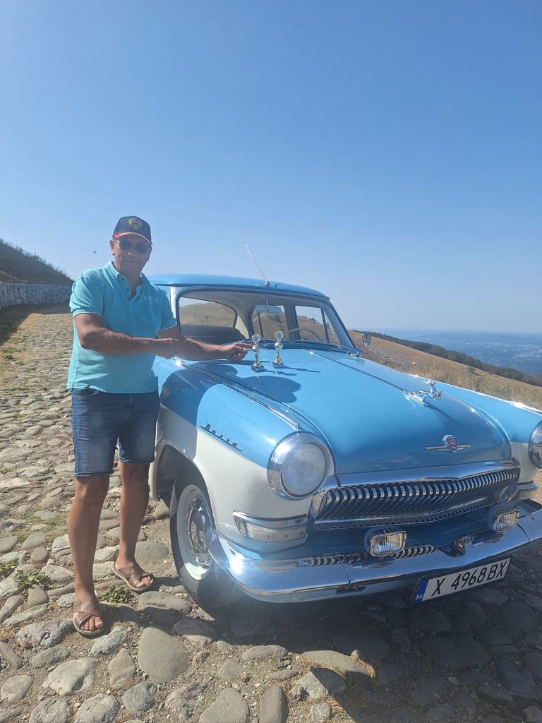 Mihail bakalov prodalzhava pecheli kupi restav 1 2026 новините от българия свиленградчанинът михал бакалов продължава да печели купи от ретро паради на стари автомобили в страната. <img loading="lazy" decoding="async" width="768" height="1024" src="https://balgarianovinite. Com/wp-content/uploads/2026/09/mihail-bakalov-prodalzhava-pecheli-kupi-restav-1. Jpg" alt="" class="wp-image-106432" srcset="https://balgarianovinite. Com/wp-content/uploads/2026/09/mihail-bakalov-prodalzhava-pecheli-kupi-restav-1. Jpg 768w, https://balgarianovinite. Com/wp-content/uploads/2026/09/mihail-bakalov-prodalzhava-pecheli-kupi-restav-6. Jpg 113w, https://balgarianovinite. Com/wp-content/uploads/2026/09/mihail-bakalov-prodalzhava-pecheli-kupi-restav-7. Jpg 225w, https://balgarianovinite. Com/wp-content/uploads/2026/09/mihail-bakalov-prodalzhava-pecheli-kupi-restav-8. Jpg 1152w, https://e-svilengrad. Com/wp-content/uploads/2026/09/0-02-05-be1cb07ce1834a841a4b40b768faa89ba4ba6fd9d06cf3cac7a7902fa8cfe621_16499b892f3cda56. Jpg 1200w" sizes="auto, (max-width: 768px) 100vw, 768px"... Михаил бакалов продължава да печели купи с реставрираната си „волга“, произведена през 1962 година 2026 българия новините balgarianovinite. Com 2026-09-01 10:30:24 михаил бакалов продължава да печели купи с реставрираната си „волга“, произведена през 1962 година 2026 информационна агенция за разследваща журналистика и разследващ репортаж бургас, българия