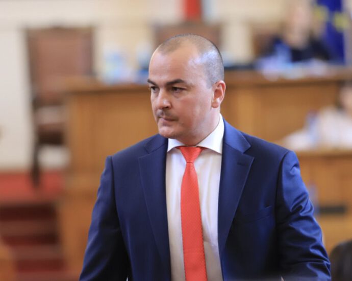 Министър Абровски: Българските производители да се обединяват в кооперативи 2026