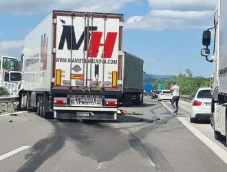 Mvr trima zaginali katastrofi denonoshtieto 20 1 2026 новините от българия трима са загинали, а 33 души са ранени при пътнотранспортни произшествия през изминалото денонощие, съобщава... Мвр: трима са загинали в катастрофи за денонощието 2026 българия новините balgarianovinite. Com 2026-09-06 14:44:02 мвр: трима са загинали в катастрофи за денонощието 2026 информационна агенция за разследваща журналистика и разследващ репортаж бургас, българия