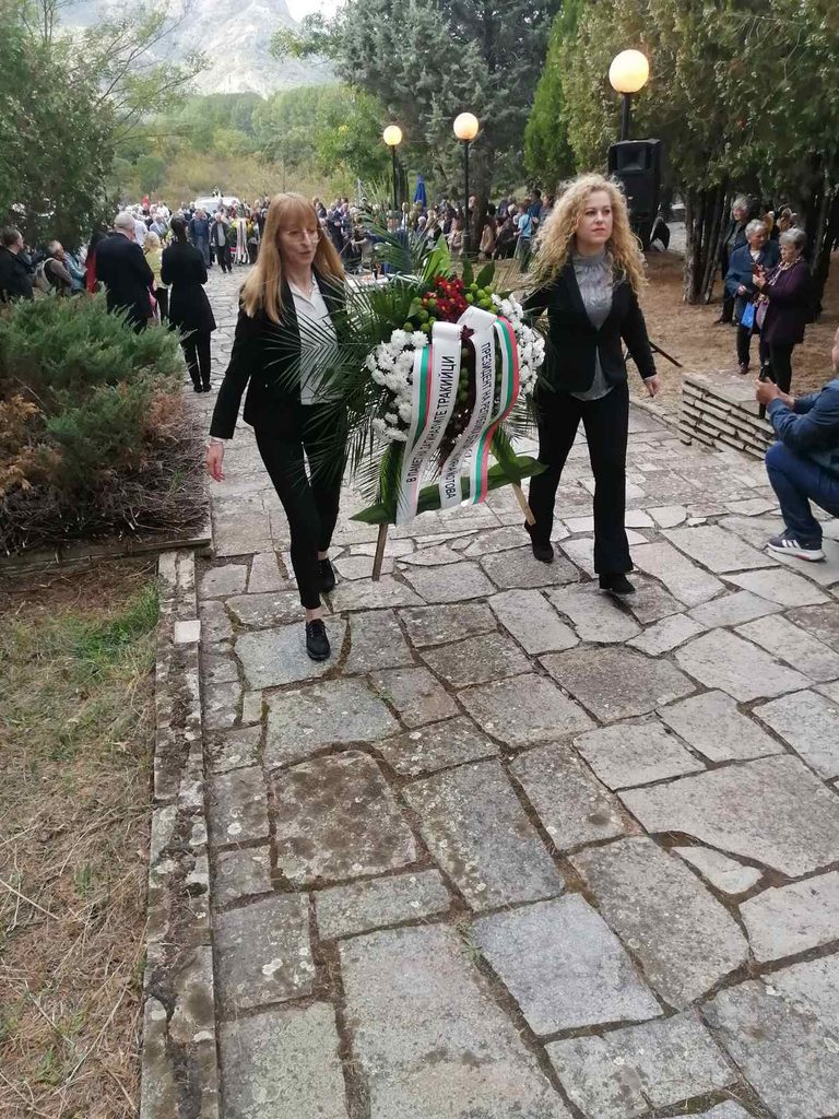 Национално тракийско поклонение „ден на тракийската памет“ се проведе край маджарово 2026 | маджарово 2026 новините от българия - bulgarianovinite. Com Маджарово natsionalno trakiysko poklonenie den trakiyska 54 2026 новините от българия тази година се навършват 113 години от разорението на тракийските българи. По традиция пред пантеона на... Национално тракийско поклонение „ден на тракийската памет“ се проведе край маджарово 2026 българия новините balgarianovinite. Com 2026-09-26 12:31:25 маджарово национално тракийско поклонение „ден на тракийската памет“ се проведе край маджарово 2026 информационна агенция за разследваща журналистика и разследващ репортаж бургас, българия