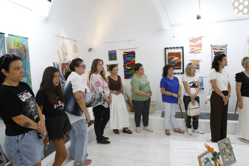 Nishkite koito svarzvat otkrita art galeriyata 16 2026 новините от българия днес – 1 септември, в арт галерията на свиленград, се състоя откриването на изложба – текстилен дизайн... „нишките, които ни свързват“ бе открита в арт галерията на свиленград 2026 българия новините balgarianovinite. Com 2026-09-01 18:52:17 „нишките, които ни свързват“ бе открита в арт галерията на свиленград 2026 информационна агенция за разследваща журналистика и разследващ репортаж бургас, българия