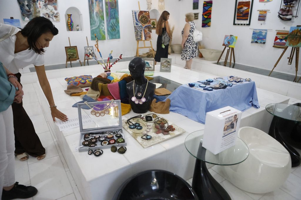 Nishkite koito svarzvat otkrita art galeriyata 3 2026 новините от българия днес – 1 септември, в арт галерията на свиленград, се състоя откриването на изложба – текстилен дизайн... „нишките, които ни свързват“ бе открита в арт галерията на свиленград 2026 българия новините balgarianovinite. Com 2026-09-01 18:52:17 „нишките, които ни свързват“ бе открита в арт галерията на свиленград 2026 информационна агенция за разследваща журналистика и разследващ репортаж бургас, българия