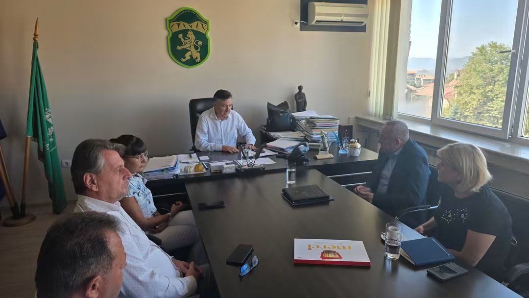 Oblastniyat upravitel doyde karlovo kmetat zap 1 2026 новините от българия четири години след опустошителното наводнение от 2 септември 2022 г. Възстановяването на пострадалите села в... Областният управител дойде в карлово: кметът го запозна с възстановените щети от бедствието 2026 българия новините balgarianovinite. Com 2026-09-03 13:13:25 областният управител дойде в карлово: кметът го запозна с възстановените щети от бедствието 2026 информационна агенция за разследваща журналистика и разследващ репортаж бургас, българия