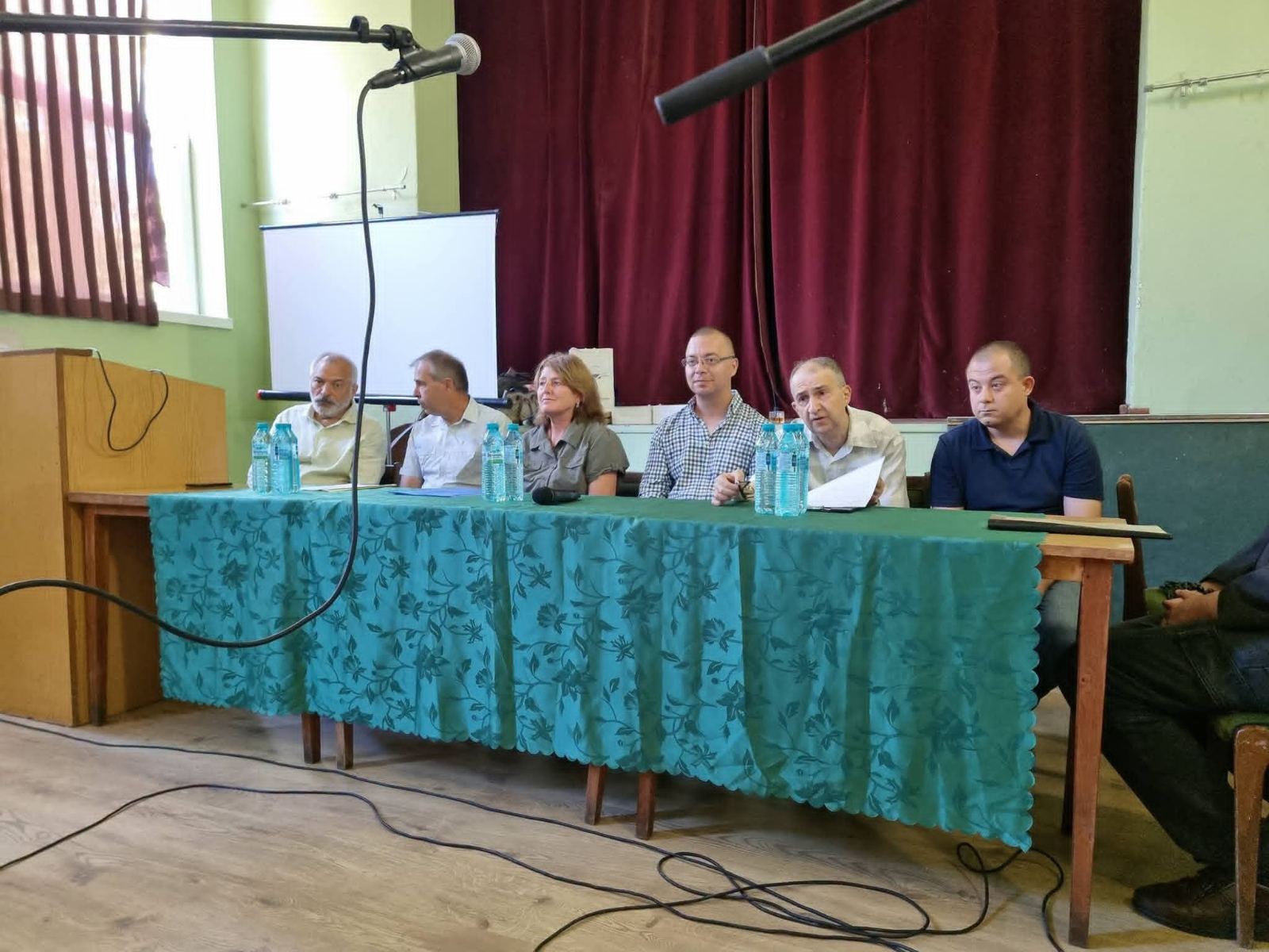 Осмите национални четения, посветени на захарий стоянов и 150 години от априлското въстание, събраха историци и изследователи в медвен 2026 | 2026 новините от българия - bulgarianovinite. Com Osmite natsionalni cheteniya posveteni zahariy 8 2026 новините от българия в родното село на захарий стоянов – медвен, днес се проведоха осмите национални четения, посветени на живота, делото... Осмите национални четения, посветени на захарий стоянов и 150 години от априлското въстание, събраха историци и изследователи в медвен 2026 българия новините balgarianovinite. Com 2026-09-05 14:07:23 осмите национални четения, посветени на захарий стоянов и 150 години от априлското въстание, събраха историци и изследователи в медвен 2026 информационна агенция за разследваща журналистика и разследващ репортаж бургас, българия