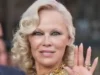 Памела Андерсън наруши дългогодишното си правило и се появи с драматичен грим (ВИДЕО) 2026 Памела Андерсън наруши дългогодишното си правило и се появи с драматичен грим (ВИДЕО) 2026