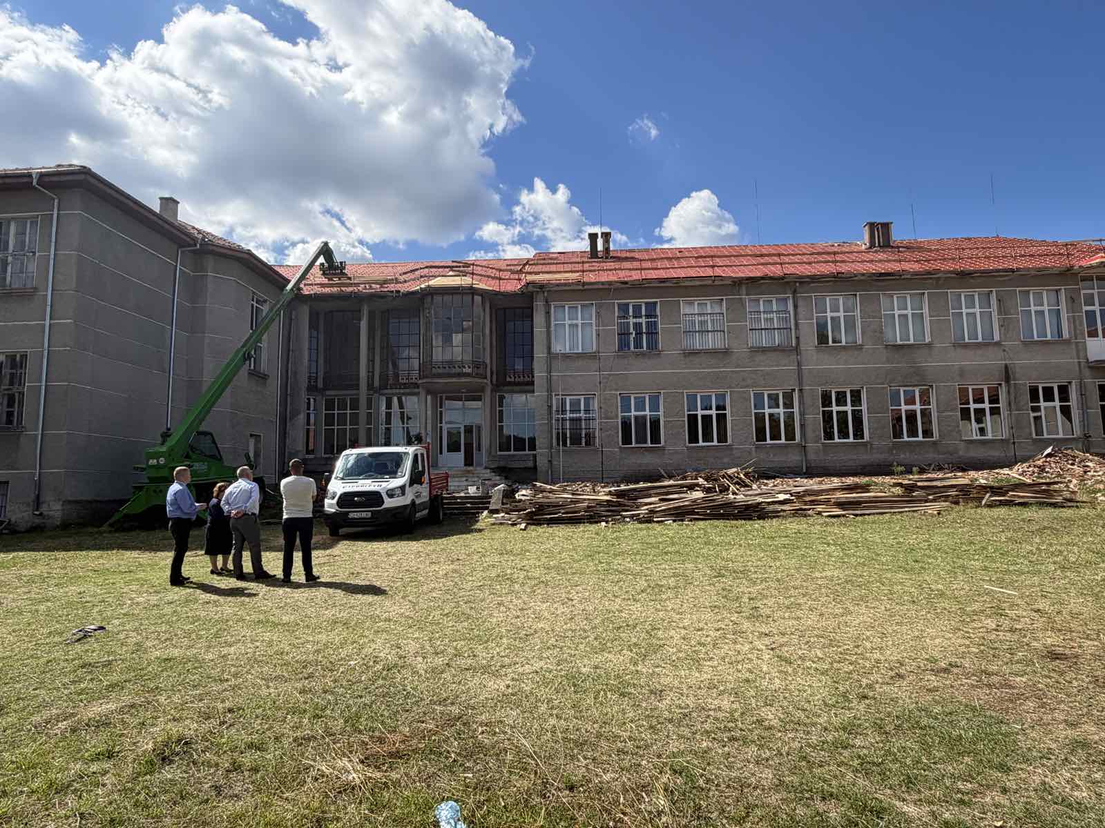 Продължава ремонтът на покрива на оу „васил левски“ в стара река 2026 | новини сливен 2026 новините от българия - bulgarianovinite. Com Новини сливен prodalzhava remontat pokriva vasil levski star 1 2026 новините от българия продължават дейностите по ремонта на покрива на сградата на оу „васил левски“ в стара река. Кметът стефан радев... Продължава ремонтът на покрива на оу „васил левски“ в стара река 2026 българия новините balgarianovinite. Com 2026-09-25 06:01:47 новини сливен продължава ремонтът на покрива на оу „васил левски“ в стара река 2026 информационна агенция за разследваща журналистика и разследващ репортаж бургас, българия