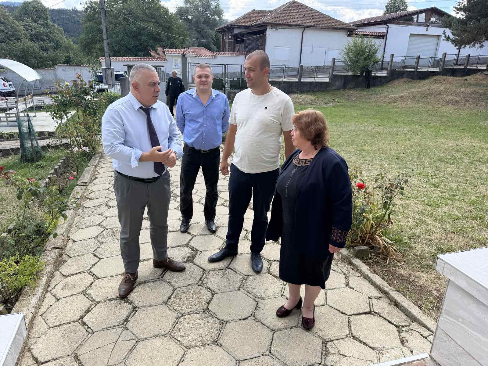 Продължава ремонтът на покрива на оу „васил левски“ в стара река 2026 | новини сливен 2026 новините от българия - bulgarianovinite. Com Новини сливен prodalzhava remontat pokriva vasil levski star 2026 новините от българия продължават дейностите по ремонта на покрива на сградата на оу „васил левски“ в стара река. Кметът стефан радев... Продължава ремонтът на покрива на оу „васил левски“ в стара река 2026 българия новините balgarianovinite. Com 2026-09-25 06:01:47 новини сливен продължава ремонтът на покрива на оу „васил левски“ в стара река 2026 информационна агенция за разследваща журналистика и разследващ репортаж бургас, българия