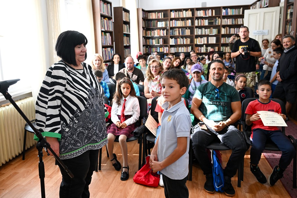 Читатели на детския spetsialna tseremoniya regionalna biblioteka s 5 2026 новините от българия  
на 24 септември 2026г. /четвъртък/, от 11:00ч. , на специална церемония в рб “сава доброплодни“ бяха наградени... На специална церемония регионална библиотека „сава доброплодни” – сливен награди най-активните читатели на детския отдел за лято-2026 2026 българия новините balgarianovinite. Com 2026-09-24 13:50:50 читатели на детския на специална церемония регионална библиотека „сава доброплодни” – сливен награди най-активните читатели на детския отдел за лято-2026 2026 информационна агенция за разследваща журналистика и разследващ репортаж бургас, българия