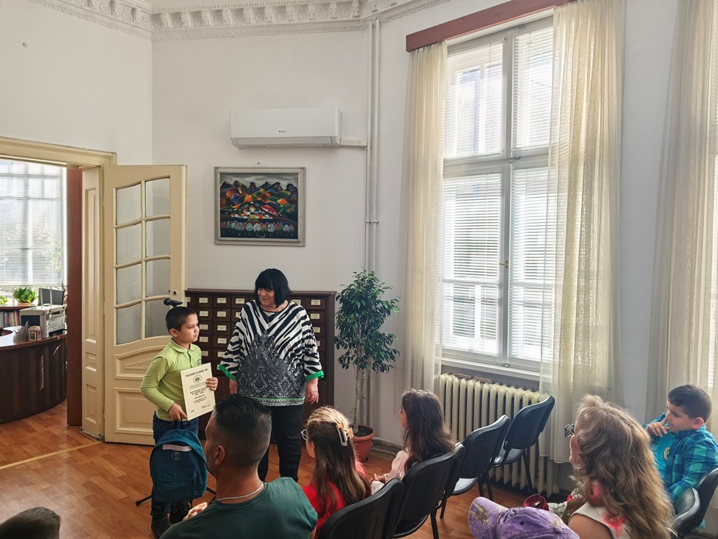 Читатели на детския spetsialna tseremoniya regionalna biblioteka s 7 2026 новините от българия  
на 24 септември 2026г. /четвъртък/, от 11:00ч. , на специална церемония в рб “сава доброплодни“ бяха наградени... На специална церемония регионална библиотека „сава доброплодни” – сливен награди най-активните читатели на детския отдел за лято-2026 2026 българия новините balgarianovinite. Com 2026-09-24 13:50:50 читатели на детския на специална церемония регионална библиотека „сава доброплодни” – сливен награди най-активните читатели на детския отдел за лято-2026 2026 информационна агенция за разследваща журналистика и разследващ репортаж бургас, българия