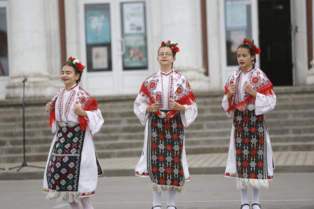Ден на независимостта svilengrad otbelyaza tarzhestveno septemvri de 37 2026 новините от българия <img loading="lazy" decoding="async" width="1024" height="683" data-id="107581" data-src="https://balgarianovinite. Com/wp-content/uploads/2026/09/svilengrad-otbelyaza-tarzhestveno-septemvri-de-28. Jpg" alt="" class="wp-image-107581" data-srcset="https://balgarianovinite. Com/wp-content/uploads/2026/09/svilengrad-otbelyaza-tarzhestveno-septemvri-de-28. Jpg 1024w, https://balgarianovinite. Com/wp-content/uploads/2026/09/svilengrad-otbelyaza-tarzhestveno-septemvri-de-163. Jpg 300w, https://balgarianovinite. Com/wp-content/uploads/2026/09/svilengrad-otbelyaza-tarzhestveno-septemvri-de-164. Jpg 150w, https://balgarianovinite. Com/wp-content/uploads/2026/09/svilengrad-otbelyaza-tarzhestveno-septemvri-de-165. Jpg 768w, https://balgarianovinite. Com/wp-content/uploads/2026/09/svilengrad-otbelyaza-tarzhestveno-septemvri-de-166. Jpg 1536w, https://e-svilengrad. Com/wp-content/uploads/2026/09/j3a8259-2048x1365. Jpg 2048w" data-sizes="auto, (max-width: 1024px) 100vw, 1024px"... Свиленград отбеляза тържествено 22 септември – ден на независимостта /снимки/ 2026 българия новините balgarianovinite. Com 2026-09-22 10:31:06 ден на независимостта свиленград отбеляза тържествено 22 септември – ден на независимостта /снимки/ 2026 информационна агенция за разследваща журналистика и разследващ репортаж бургас, българия