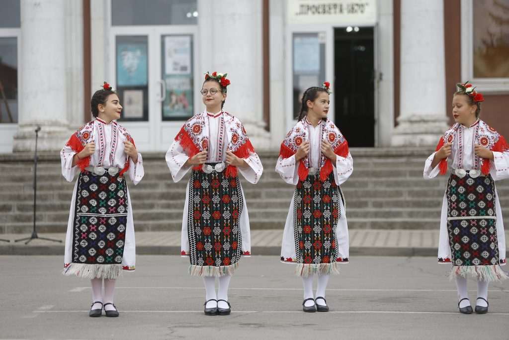 Ден на независимостта svilengrad otbelyaza tarzhestveno septemvri de 38 2026 новините от българия <img loading="lazy" decoding="async" width="1024" height="683" data-id="107581" data-src="https://balgarianovinite. Com/wp-content/uploads/2026/09/svilengrad-otbelyaza-tarzhestveno-septemvri-de-28. Jpg" alt="" class="wp-image-107581" data-srcset="https://balgarianovinite. Com/wp-content/uploads/2026/09/svilengrad-otbelyaza-tarzhestveno-septemvri-de-28. Jpg 1024w, https://balgarianovinite. Com/wp-content/uploads/2026/09/svilengrad-otbelyaza-tarzhestveno-septemvri-de-163. Jpg 300w, https://balgarianovinite. Com/wp-content/uploads/2026/09/svilengrad-otbelyaza-tarzhestveno-septemvri-de-164. Jpg 150w, https://balgarianovinite. Com/wp-content/uploads/2026/09/svilengrad-otbelyaza-tarzhestveno-septemvri-de-165. Jpg 768w, https://balgarianovinite. Com/wp-content/uploads/2026/09/svilengrad-otbelyaza-tarzhestveno-septemvri-de-166. Jpg 1536w, https://e-svilengrad. Com/wp-content/uploads/2026/09/j3a8259-2048x1365. Jpg 2048w" data-sizes="auto, (max-width: 1024px) 100vw, 1024px"... Свиленград отбеляза тържествено 22 септември – ден на независимостта /снимки/ 2026 българия новините balgarianovinite. Com 2026-09-22 10:31:06 ден на независимостта свиленград отбеляза тържествено 22 септември – ден на независимостта /снимки/ 2026 информационна агенция за разследваща журналистика и разследващ репортаж бургас, българия