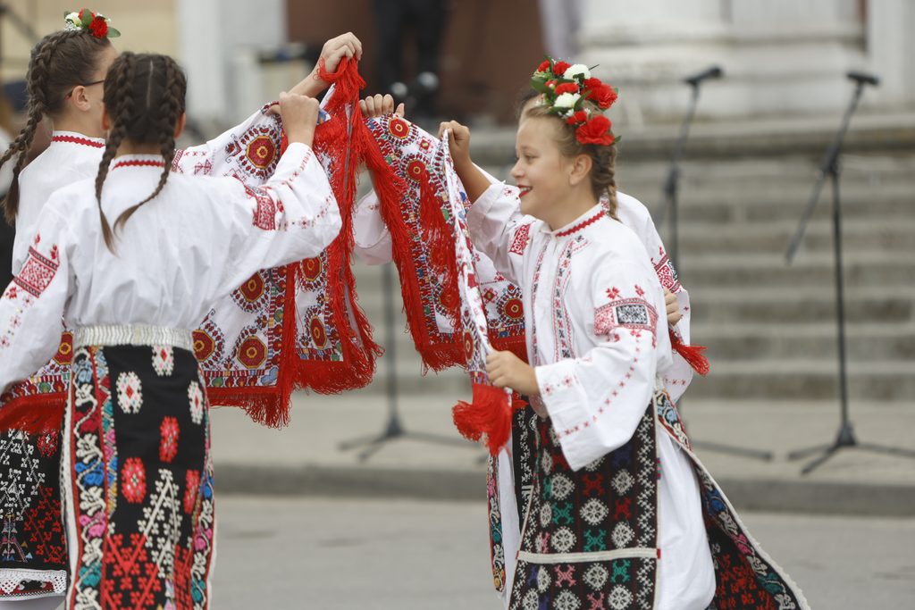 Ден на независимостта svilengrad otbelyaza tarzhestveno septemvri de 41 2026 новините от българия <img loading="lazy" decoding="async" width="1024" height="683" data-id="107581" data-src="https://balgarianovinite. Com/wp-content/uploads/2026/09/svilengrad-otbelyaza-tarzhestveno-septemvri-de-28. Jpg" alt="" class="wp-image-107581" data-srcset="https://balgarianovinite. Com/wp-content/uploads/2026/09/svilengrad-otbelyaza-tarzhestveno-septemvri-de-28. Jpg 1024w, https://balgarianovinite. Com/wp-content/uploads/2026/09/svilengrad-otbelyaza-tarzhestveno-septemvri-de-163. Jpg 300w, https://balgarianovinite. Com/wp-content/uploads/2026/09/svilengrad-otbelyaza-tarzhestveno-septemvri-de-164. Jpg 150w, https://balgarianovinite. Com/wp-content/uploads/2026/09/svilengrad-otbelyaza-tarzhestveno-septemvri-de-165. Jpg 768w, https://balgarianovinite. Com/wp-content/uploads/2026/09/svilengrad-otbelyaza-tarzhestveno-septemvri-de-166. Jpg 1536w, https://e-svilengrad. Com/wp-content/uploads/2026/09/j3a8259-2048x1365. Jpg 2048w" data-sizes="auto, (max-width: 1024px) 100vw, 1024px"... Свиленград отбеляза тържествено 22 септември – ден на независимостта /снимки/ 2026 българия новините balgarianovinite. Com 2026-09-22 10:31:06 ден на независимостта свиленград отбеляза тържествено 22 септември – ден на независимостта /снимки/ 2026 информационна агенция за разследваща журналистика и разследващ репортаж бургас, българия