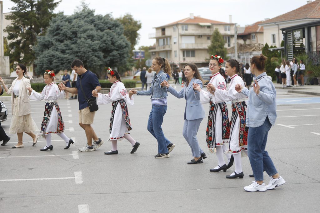 Ден на независимостта svilengrad otbelyaza tarzhestveno septemvri de 45 2026 новините от българия <img loading="lazy" decoding="async" width="1024" height="683" data-id="107581" data-src="https://balgarianovinite. Com/wp-content/uploads/2026/09/svilengrad-otbelyaza-tarzhestveno-septemvri-de-28. Jpg" alt="" class="wp-image-107581" data-srcset="https://balgarianovinite. Com/wp-content/uploads/2026/09/svilengrad-otbelyaza-tarzhestveno-septemvri-de-28. Jpg 1024w, https://balgarianovinite. Com/wp-content/uploads/2026/09/svilengrad-otbelyaza-tarzhestveno-septemvri-de-163. Jpg 300w, https://balgarianovinite. Com/wp-content/uploads/2026/09/svilengrad-otbelyaza-tarzhestveno-septemvri-de-164. Jpg 150w, https://balgarianovinite. Com/wp-content/uploads/2026/09/svilengrad-otbelyaza-tarzhestveno-septemvri-de-165. Jpg 768w, https://balgarianovinite. Com/wp-content/uploads/2026/09/svilengrad-otbelyaza-tarzhestveno-septemvri-de-166. Jpg 1536w, https://e-svilengrad. Com/wp-content/uploads/2026/09/j3a8259-2048x1365. Jpg 2048w" data-sizes="auto, (max-width: 1024px) 100vw, 1024px"... Свиленград отбеляза тържествено 22 септември – ден на независимостта /снимки/ 2026 българия новините balgarianovinite. Com 2026-09-22 10:31:06 ден на независимостта свиленград отбеляза тържествено 22 септември – ден на независимостта /снимки/ 2026 информационна агенция за разследваща журналистика и разследващ репортаж бургас, българия