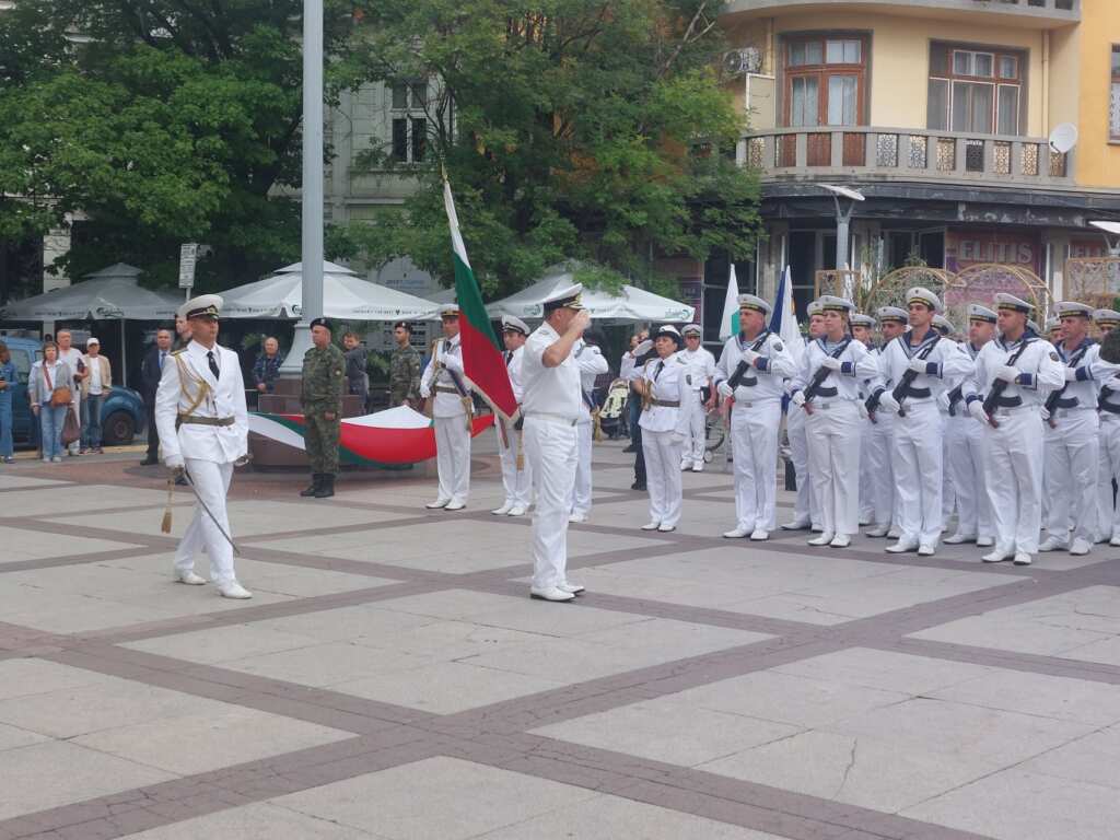 Burgas tarzhestven ritual burgas otbelyazva 118 godin 5 2026 новините от българия с тържествен военен ритуал на площад „атанас сиреков“ започнаха тържествата, посветени на 118-та годишнина от... С тържествен ритуал бургас отбелязва 118 години независима българия 2026 българия новините balgarianovinite. Com 2026-09-22 10:31:57 burgas с тържествен ритуал бургас отбелязва 118 години независима българия 2026 информационна агенция за разследваща журналистика и разследващ репортаж бургас, българия