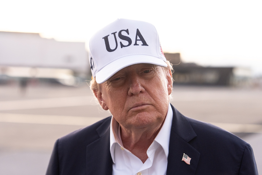 Trump roasted for complete audio fail at event where he’s drowned out by choppers: ‘glorious’ 2026 | donald trump 2026 world news from bulgaria - balgarianovinite. Com Donald trump