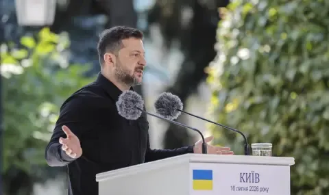 Володимир Зеленски: Украинската армия нанесе удари по нефтопреработвателни заводи в три руски региона 2026