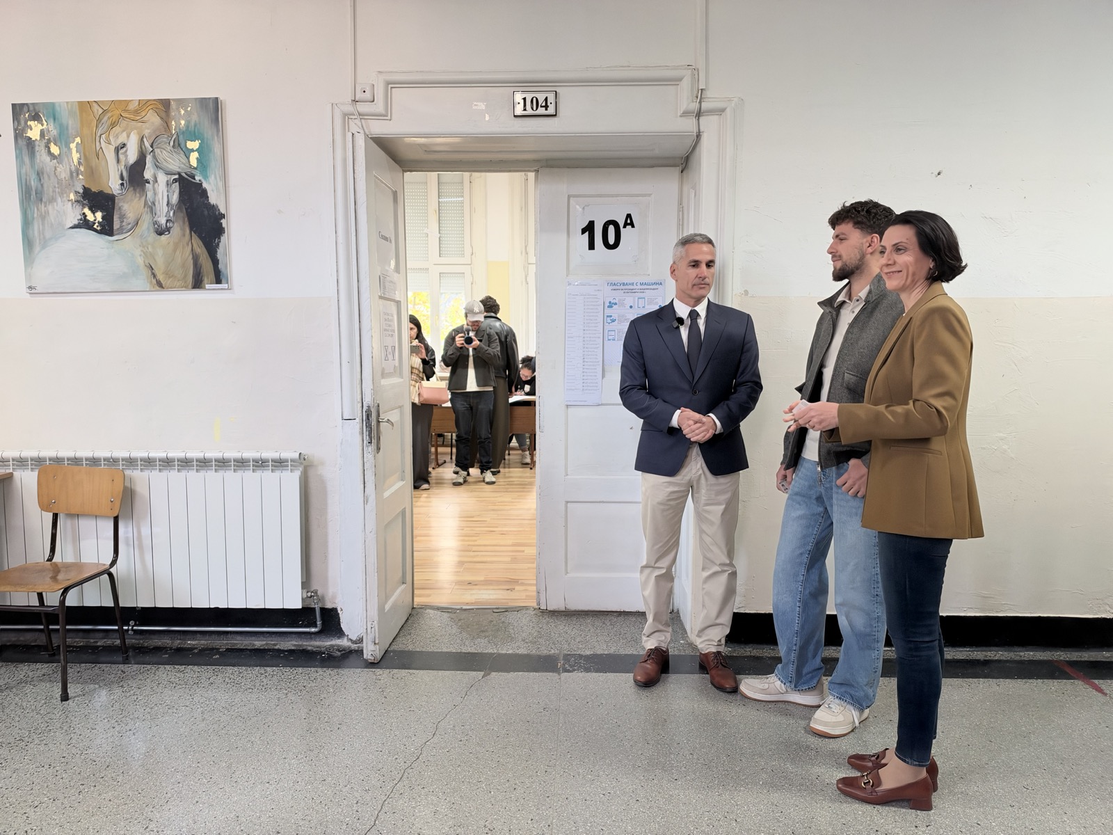 Искаме нашите деца andrey gyurov glasuva blagoevgrad iskame nashi 5 2026 новините от българия кандидатът за президент андрей гюров упражни правото си на глас тази сутрин в благоевград. Той гласува в 10:00 часа... Андрей гюров гласува в благоевград: не искаме нашите деца да живеят в страха, зависимостите и бедността на миналото, в което някои хора искат да ни върнат 2026 българия новините balgarianovinite. Com 2026-10-25 09:28:12 искаме нашите деца андрей гюров гласува в благоевград: не искаме нашите деца да живеят в страха, зависимостите и бедността на миналото, в което някои хора искат да ни върнат 2026 информационна агенция за разследваща журналистика и разследващ репортаж бургас, българия