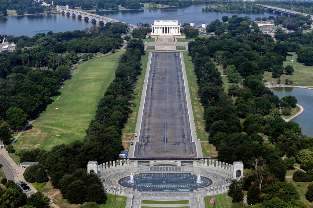 Cbs news slapped with $20 million defamation lawsuit over reflecting pool report with footage of teen in handcuffs 2026 | cbs 2026 world news from bulgaria - balgarianovinite. Com Lincoln memorial reflecting pool
