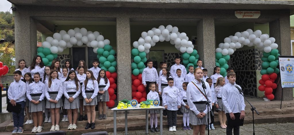 Полицейско управление detsko politseysko upravlenie peshtera otkrito 1 2026 новините от българия инициативата ще запознава децата с правила на безопасност, обществен ред и сигурност кметът на пещера йордан... Детско полицейско управление в пещера бе открито в оу“св. Патриарх евтимий“ 2026 българия новините balgarianovinite. Com 2026-10-23 12:03:00 полицейско управление детско полицейско управление в пещера бе открито в оу“св. Патриарх евтимий“ 2026 информационна агенция за разследваща журналистика и разследващ репортаж бургас, българия