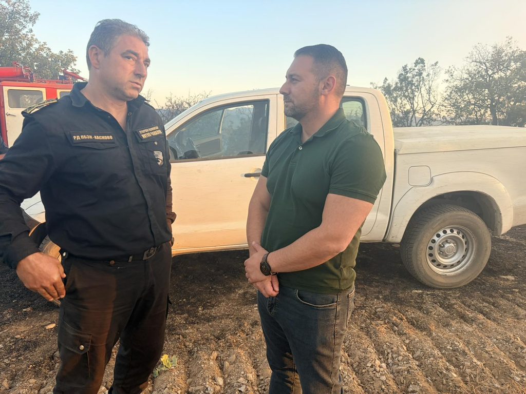 Действията по ограничаването на пожара край с. Горно Луково продължават интензивно 2026