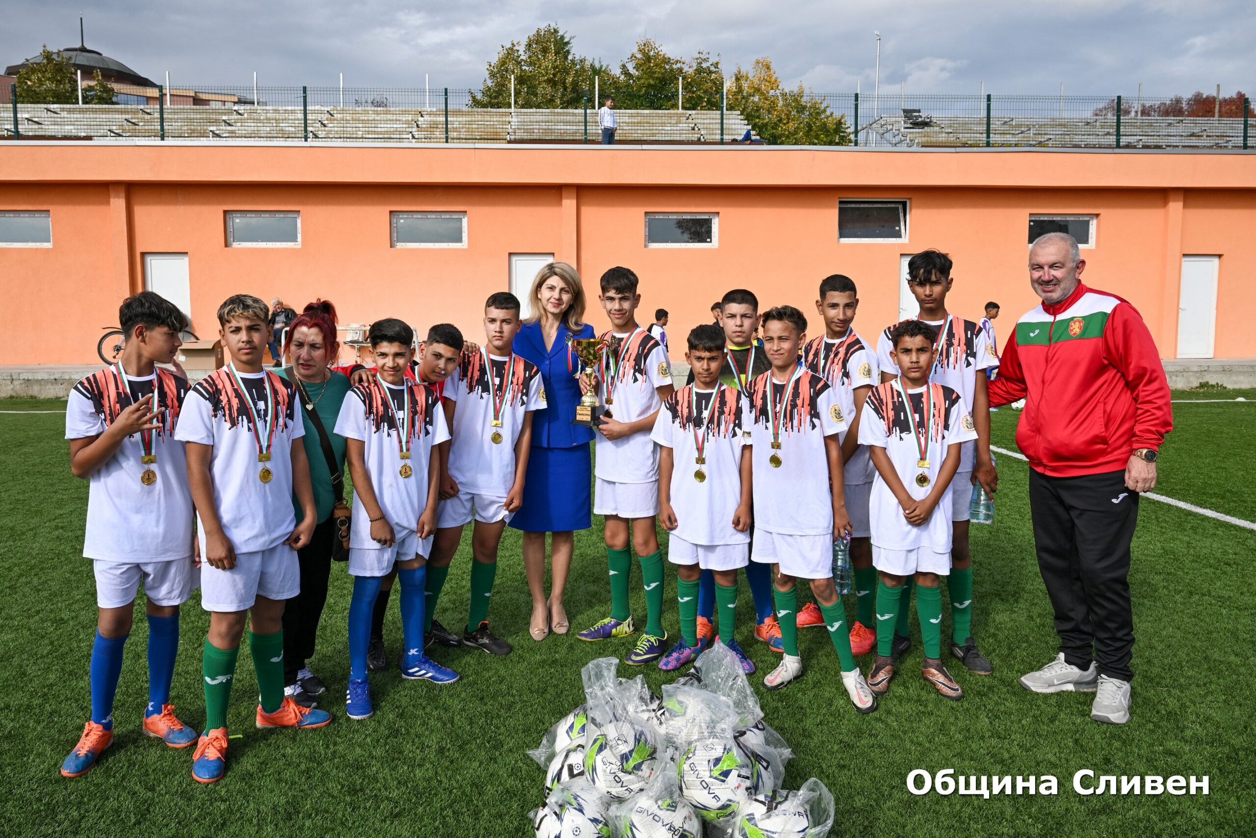Футболът събра децата futbolat sabra detsata selata sliven kermen tu 1 2026 новините от българия спортът, отборният дух и желанието за победа отново събраха ученици от населените места в община сливен и град... Футболът събра децата от селата на сливен и кермен в турнир за спорт, приятелство и отборен дух 2026 българия новините balgarianovinite. Com 2026-10-22 14:21:44 футболът събра децата футболът събра децата от селата на сливен и кермен в турнир за спорт, приятелство и отборен дух 2026 информационна агенция за разследваща журналистика и разследващ репортаж бургас, българия