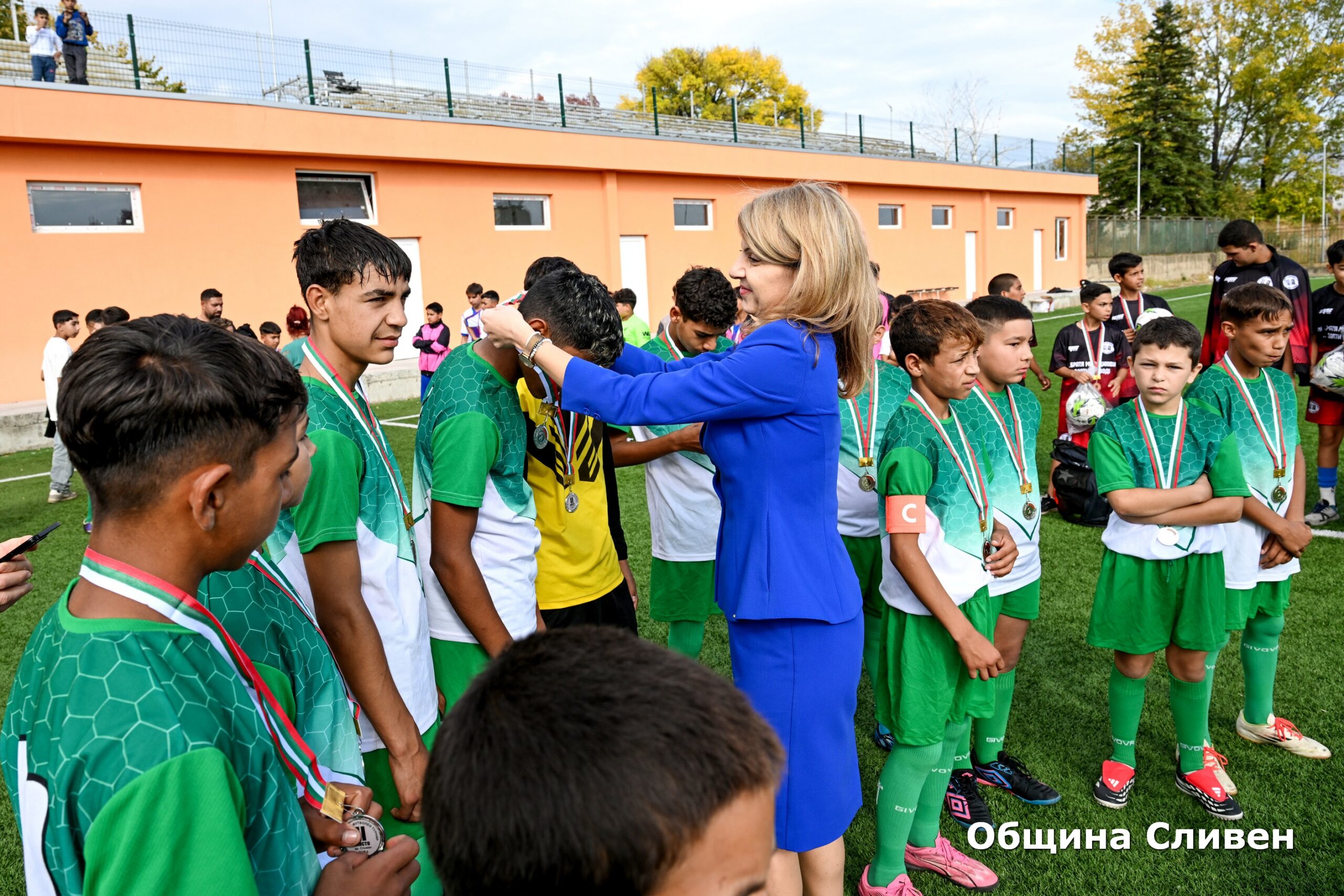 Футболът събра децата futbolat sabra detsata selata sliven kermen tu 2 2026 новините от българия спортът, отборният дух и желанието за победа отново събраха ученици от населените места в община сливен и град... Футболът събра децата от селата на сливен и кермен в турнир за спорт, приятелство и отборен дух 2026 българия новините balgarianovinite. Com 2026-10-22 14:21:44 футболът събра децата футболът събра децата от селата на сливен и кермен в турнир за спорт, приятелство и отборен дух 2026 информационна агенция за разследваща журналистика и разследващ репортаж бургас, българия