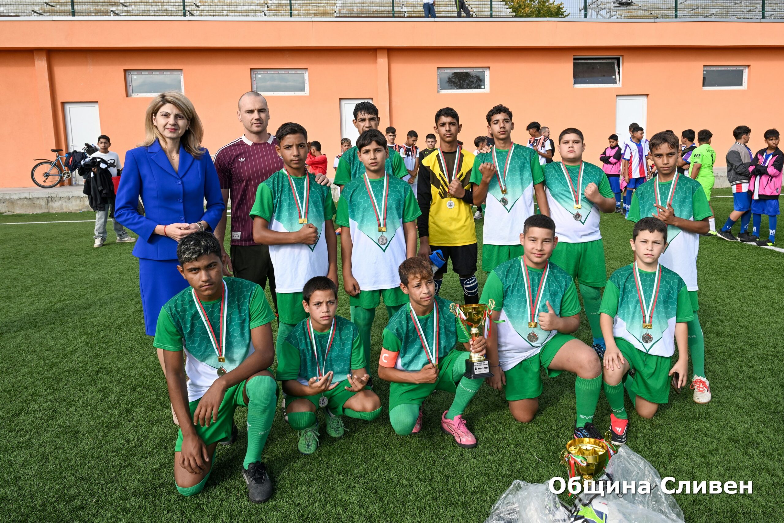 Футболът събра децата futbolat sabra detsata selata sliven kermen tu 3 2026 новините от българия спортът, отборният дух и желанието за победа отново събраха ученици от населените места в община сливен и град... Футболът събра децата от селата на сливен и кермен в турнир за спорт, приятелство и отборен дух 2026 българия новините balgarianovinite. Com 2026-10-22 14:21:44 футболът събра децата футболът събра децата от селата на сливен и кермен в турнир за спорт, приятелство и отборен дух 2026 информационна агенция за разследваща журналистика и разследващ репортаж бургас, българия