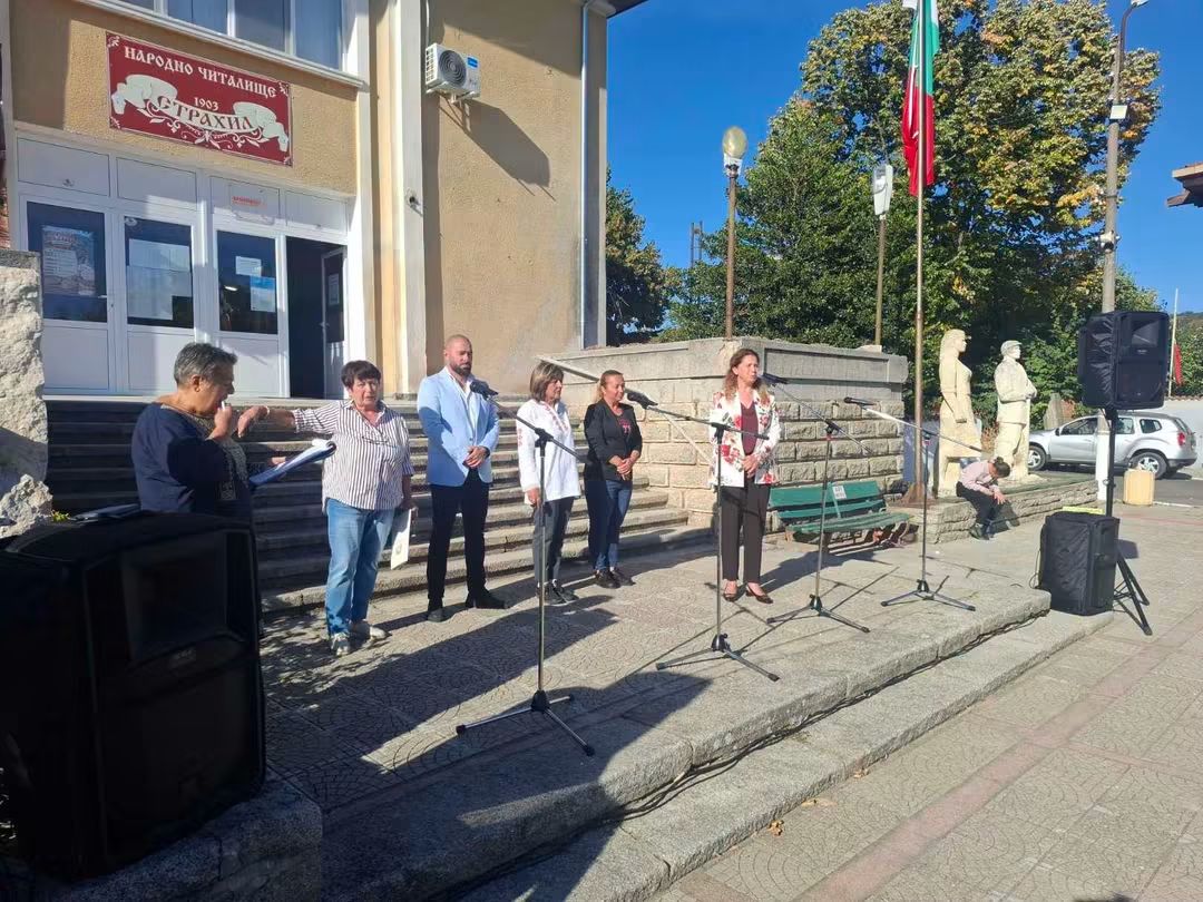 Хлябът hlyabat otnovo sabra krastevich okolo obshtata 386 2026 новините от българия никой не е по-голям от хляба. С тези думи може да се опише празникът в кръстевич, който събра хората около общата... Хлябът отново събра кръстевич около общата трапеза 2026 българия новините balgarianovinite. Com 2026-10-03 19:09:43 хлябът хлябът отново събра кръстевич около общата трапеза 2026 информационна агенция за разследваща журналистика и разследващ репортаж бургас, българия