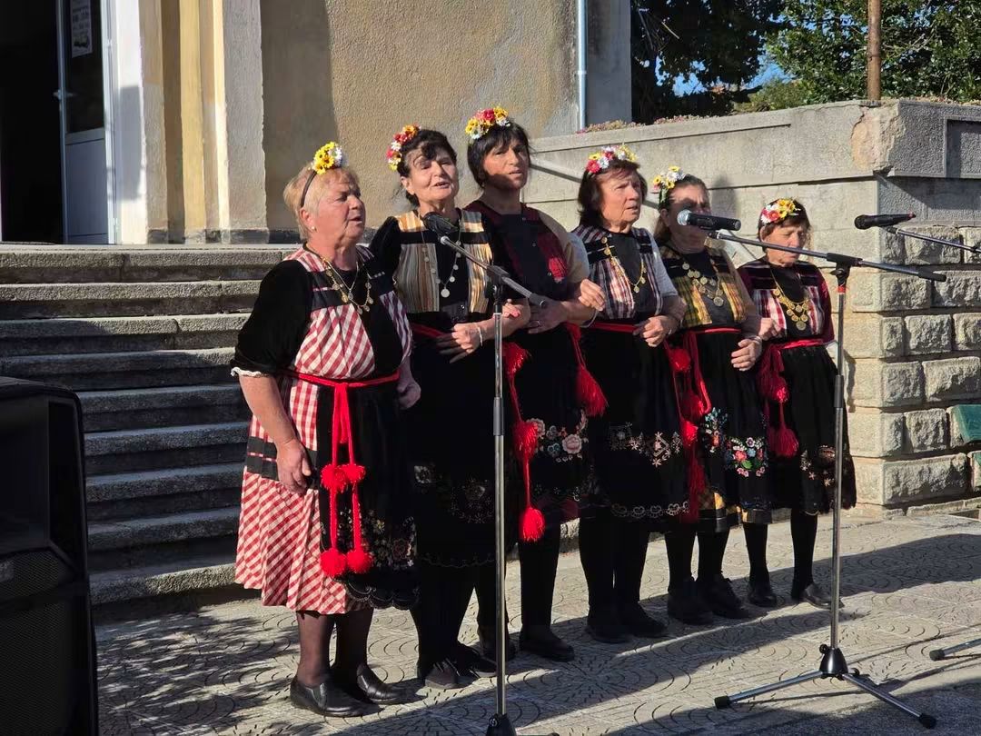 Хлябът hlyabat otnovo sabra krastevich okolo obshtata 388 2026 новините от българия никой не е по-голям от хляба. С тези думи може да се опише празникът в кръстевич, който събра хората около общата... Хлябът отново събра кръстевич около общата трапеза 2026 българия новините balgarianovinite. Com 2026-10-03 19:09:43 хлябът хлябът отново събра кръстевич около общата трапеза 2026 информационна агенция за разследваща журналистика и разследващ репортаж бургас, българия