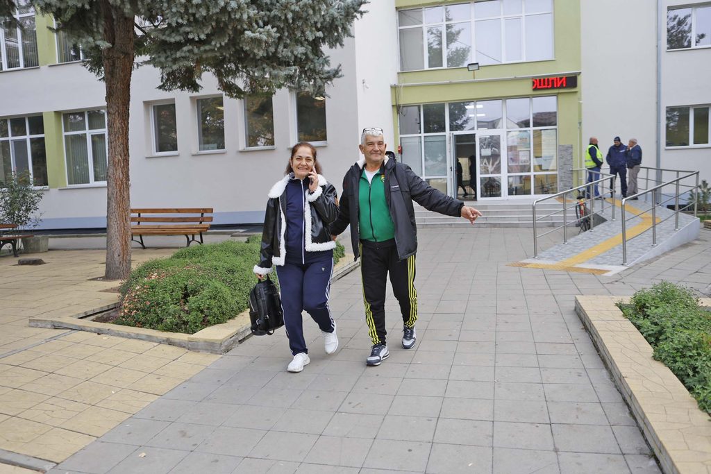 Активност в област izbiratelnata aktivnost oblast haskovo kam cha 1 2026 новините от българия 5,84% е избирателната активност в област хасково към 11:00 часа. От общо 225 051 избиратели, имащи право на... 5,84% е избирателната активност в област хасково към 11:00 часа 2026 българия новините balgarianovinite. Com 2026-10-25 12:00:49 активност в област 5,84% е избирателната активност в област хасково към 11:00 часа 2026 информационна агенция за разследваща журналистика и разследващ репортаж бургас, българия