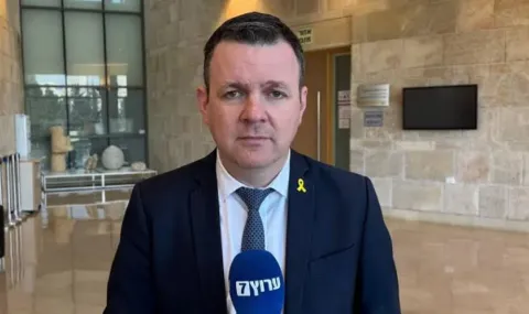 Продължаваме промяната izrael mozhe podnovi boynite deystviya gaza 20 2026 новините от българия кирил петков заедно с протежетата на валери симеонов от сек, участвали в "борисов 3" дружески в коалиция "продъжваме промяната" - заради тази публикация днес петър низамов е привикан в полицията в бургас с майка си - на 78 години! Кирил петков - рамо до рамо с партия - патерица на борисов и валери симеонов!??? Надолу ще цитираме текста на публикациите с разкритията на низамов за "продължаваме промяната". Продължаваме промяната кирил петков и партньори тормозят свой критик-журналист чрез полицията? Информационна агенция за разследваща журналистика и разследващ репортаж бургас, българия