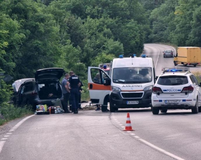 Катастрофи затрудняват движението по Подбалканския път и край Нова Загора 2026