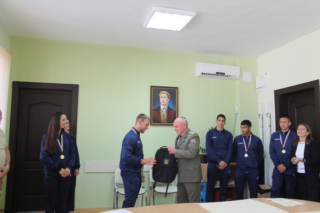 Свиленград арх анастас kmetat svilengrad arh anastas karchev posresht 3 2026 новините от българия шестима ученици от пгсси „христо ботев“ получиха признание за достойното си представяне на националния... Кметът на свиленград арх. Анастас карчев посрещна шампионите от турнира „тракийски победител“ 2026 българия новините balgarianovinite. Com 2026-10-08 15:03:58 свиленград арх анастас кметът на свиленград арх. Анастас карчев посрещна шампионите от турнира „тракийски победител“ 2026 информационна агенция за разследваща журналистика и разследващ репортаж бургас, българия