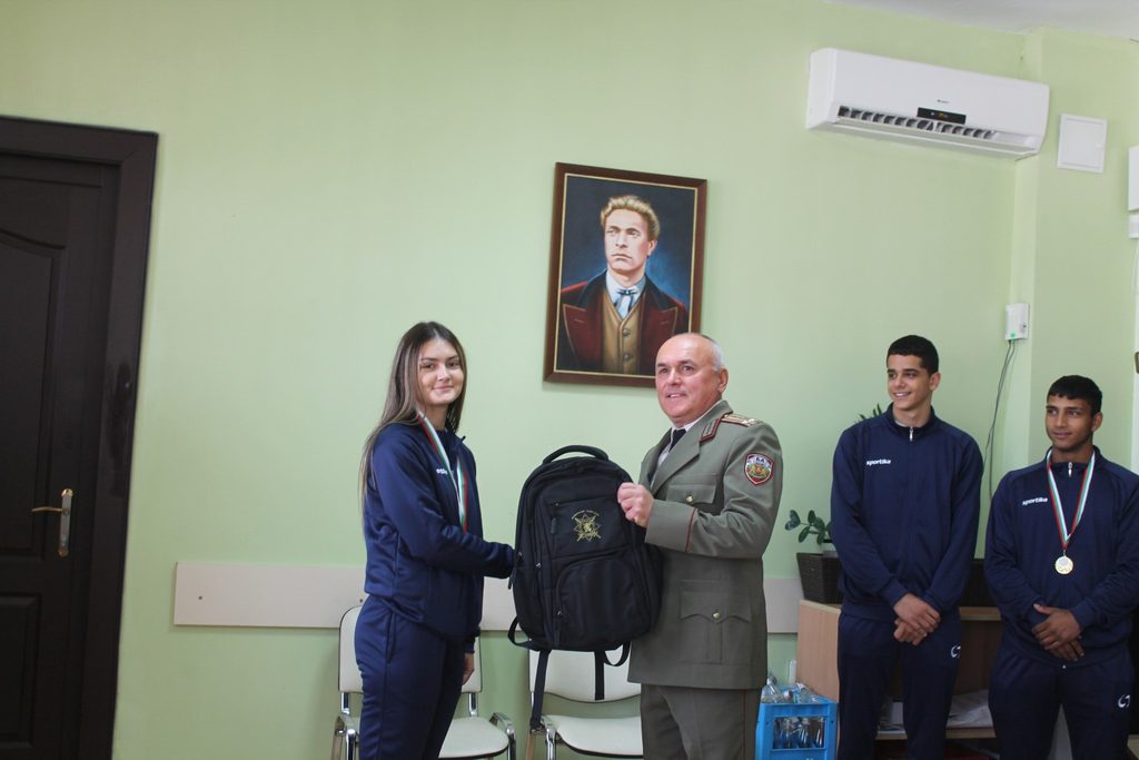 Свиленград арх анастас kmetat svilengrad arh anastas karchev posresht 5 2026 новините от българия шестима ученици от пгсси „христо ботев“ получиха признание за достойното си представяне на националния... Кметът на свиленград арх. Анастас карчев посрещна шампионите от турнира „тракийски победител“ 2026 българия новините balgarianovinite. Com 2026-10-08 15:03:58 свиленград арх анастас кметът на свиленград арх. Анастас карчев посрещна шампионите от турнира „тракийски победител“ 2026 информационна агенция за разследваща журналистика и разследващ репортаж бургас, българия
