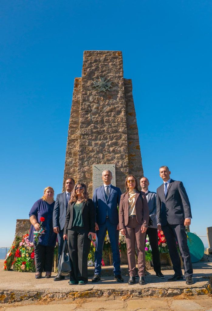 Kostadin kostadinov kostadin kostadinov kandidat prezident svileng 17 2026 новините от българия от ляво надясно: георги георгиев и костадин костадинов. Кандидатът  на  „възраждане“ за президент на българия... Костадин костадинов, кандидат за президент, от свиленград: време е за възраждане на българия 2026 българия новините balgarianovinite. Com 2026-10-05 16:37:29 kostadin kostadinov костадин костадинов, кандидат за президент, от свиленград: време е за възраждане на българия 2026 информационна агенция за разследваща журналистика и разследващ репортаж бургас, българия